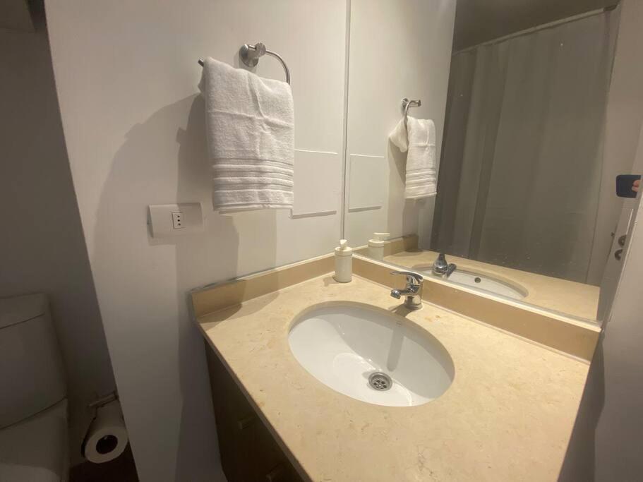 Apartamento Amplio Departamento De 2d/2b *